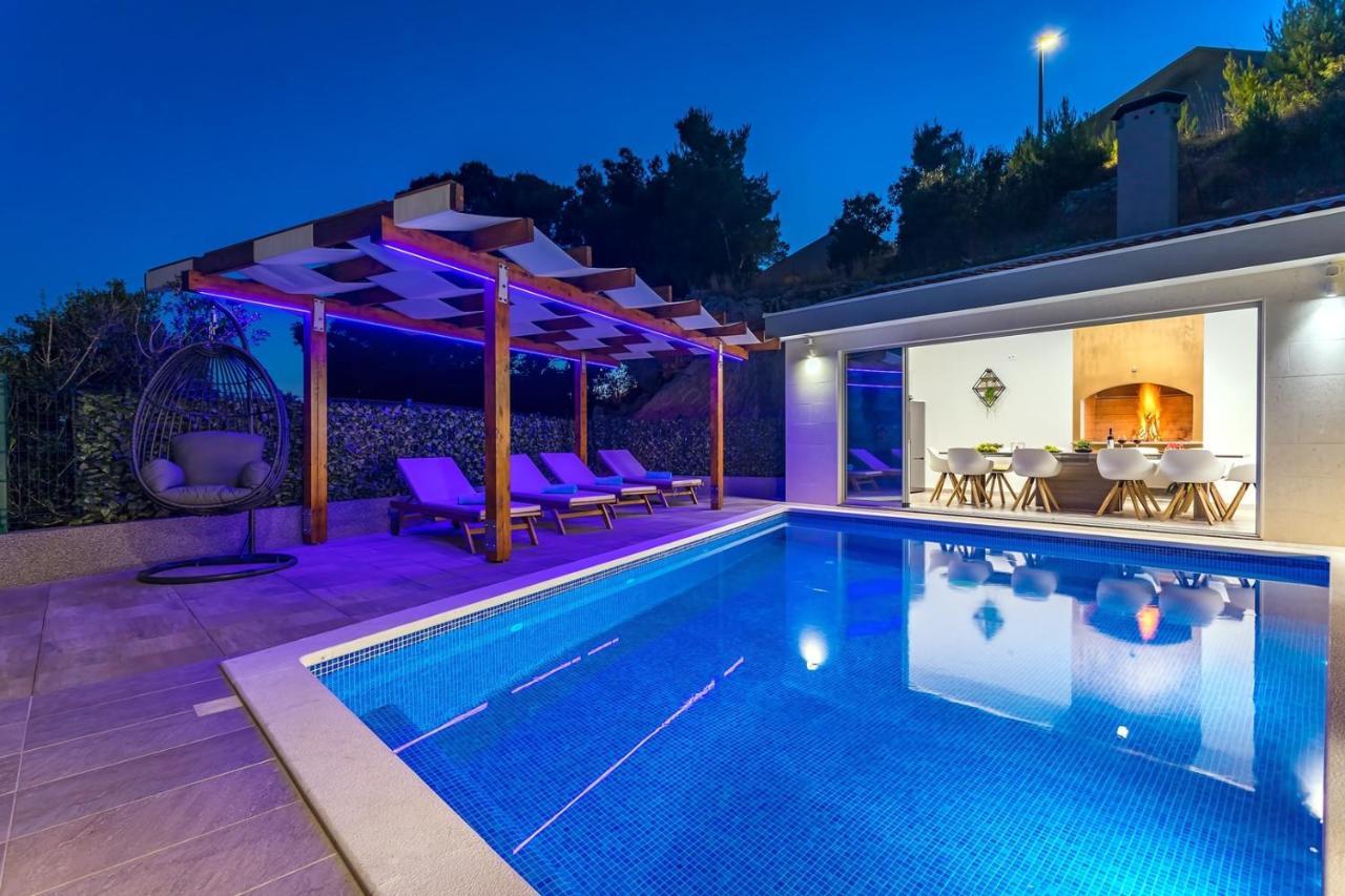 Villa Matan - Only 200M From The Sandy Beaches, Private 28M2 Pool Omis Bagian luar foto